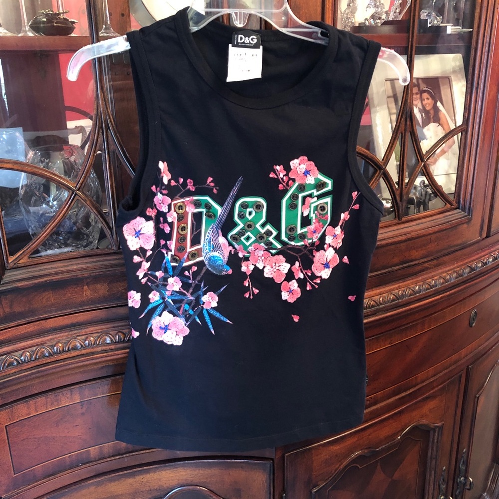 D&G Dolce & Gabbana small black sleeveless shirt
